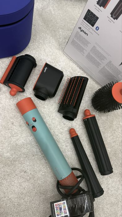 Маша за коса Dyson 601848-01 HS08 Airwrap i.d.™ Straight + Wavy T1/T2 CePk/ 1300W, 13.5 l/s