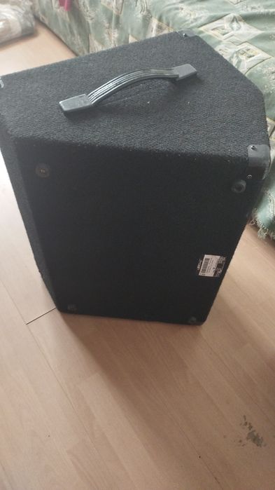 Vînd boxă PEAVEY