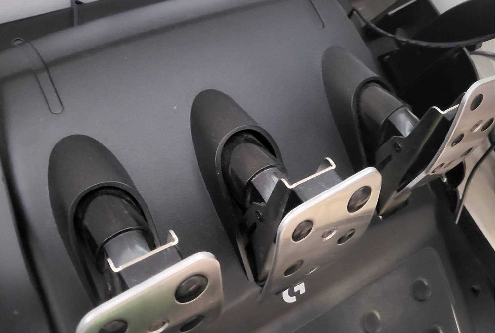 Volan Logitech G923 (PS4/PS5/PC) + Schimbător de viteze - Setup Complet