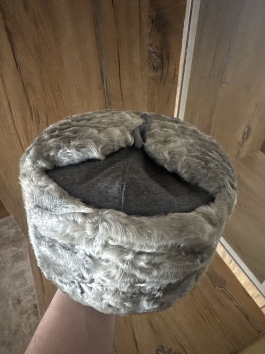 Каракулевая шапка