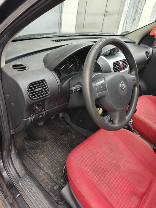 Automobil Opel Corsa, motor 1.2 benzina, an 2002