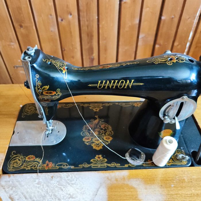 Продава крачна шевна машина