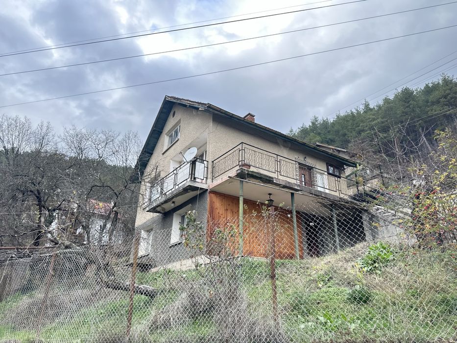 Продава се Къща в Своге - 65 кв.м за 743 €/кв.м - Снимка #2