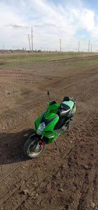 Продам Скутер 150 кубов
