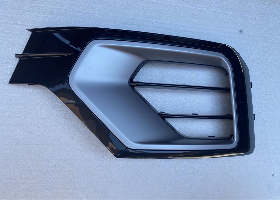 Grila inferioara proiector bara fața Stanga-Dreapta Audi Q2 2017-2022