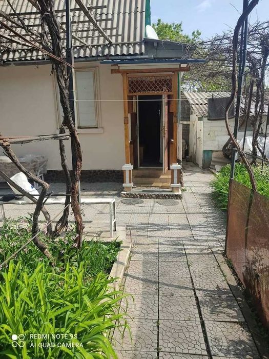 Продаётся дача   6 соток от круга Рохат 15-20 минут езды на машине.