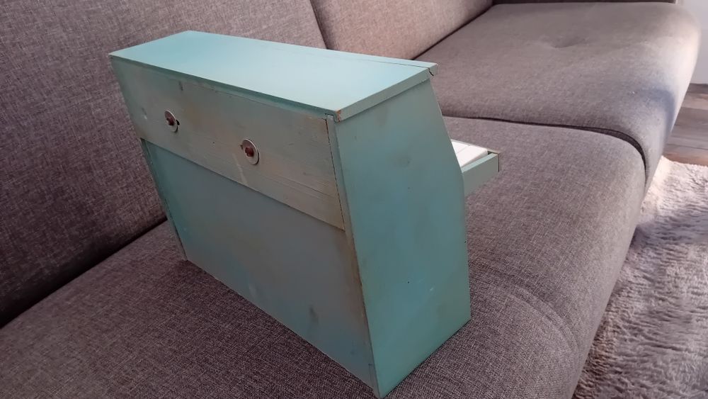 Старо детско пиано от дърво