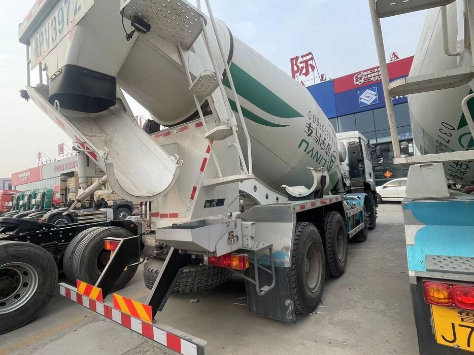 Продаются новые миксеры Shacman 2025 года выпуска