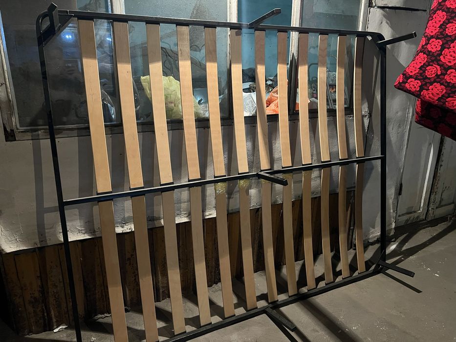 Двухспальная кровать