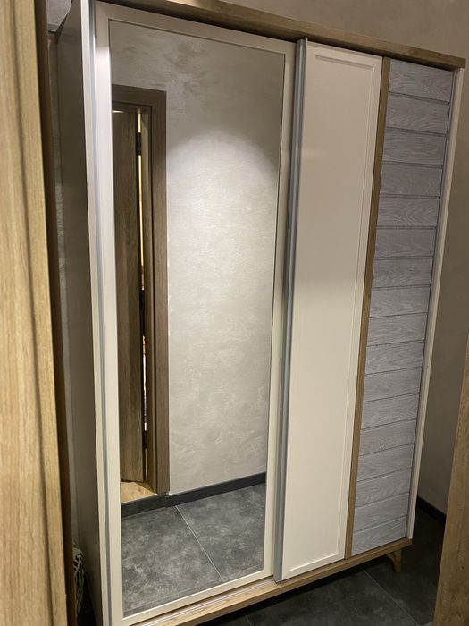 Портманто с огледало