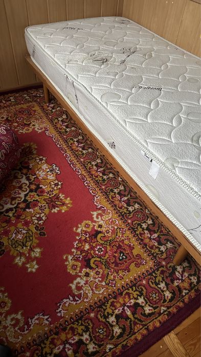 Кровать с матрасом ортопедическим