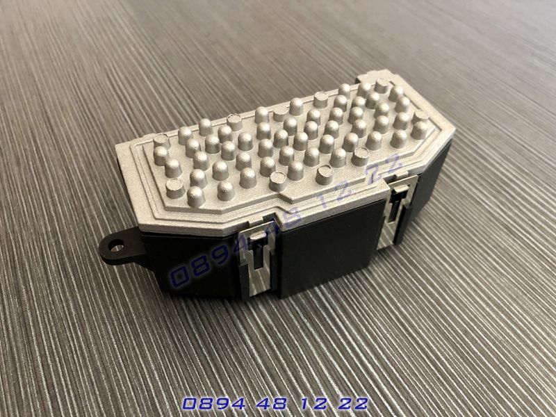 Резистор реостат парно AUDI A3 Q3 Q7 03-14 VW Golf Jetta Passat 05-12