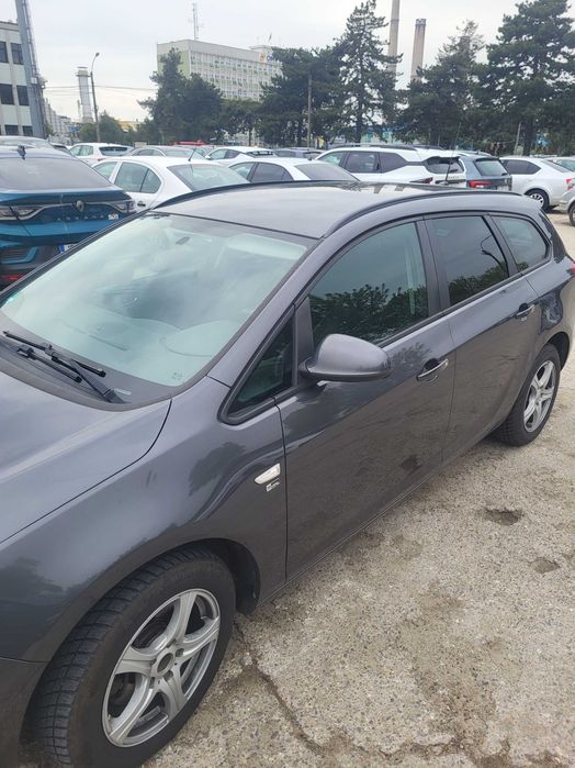 Vând Opel Astra Sports Tourer 2012 2.0Diesel 165cai