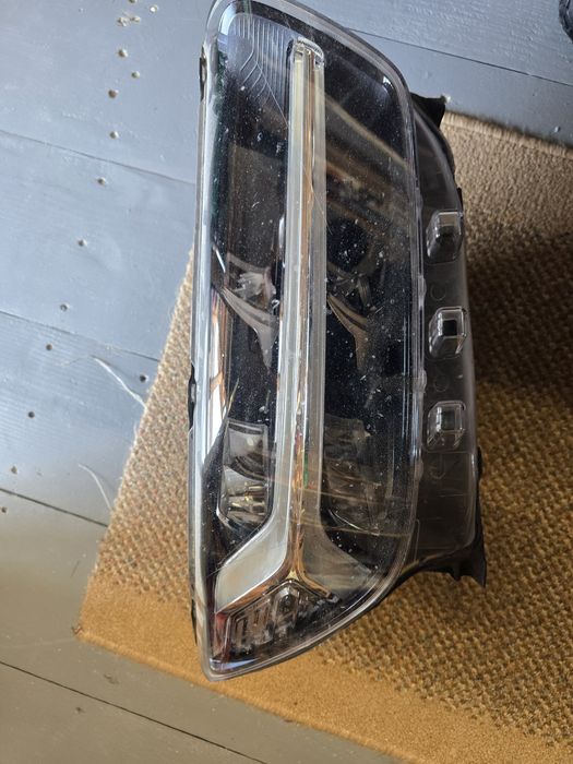 Far dreapta Volvo xc40