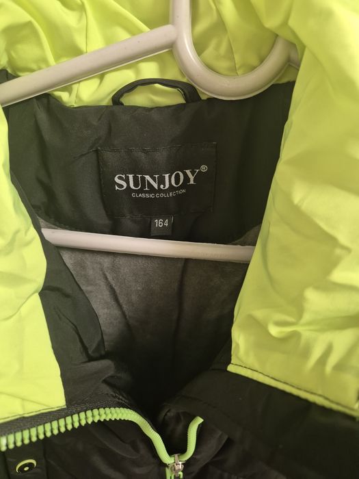 Продам подростковую куртку для девочки