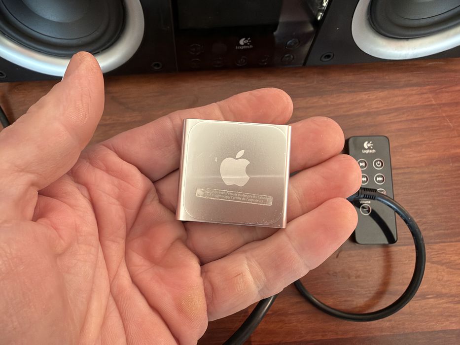 Logitech Pure Fi Elite Ipod Nano 6