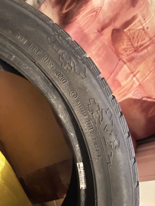 Зимни Гуми 275/40/20 "Continental cross contact"