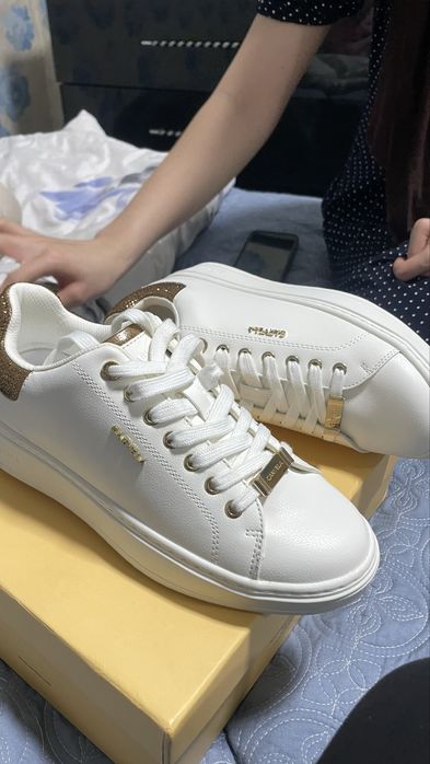 Белые кроссовки размер 38