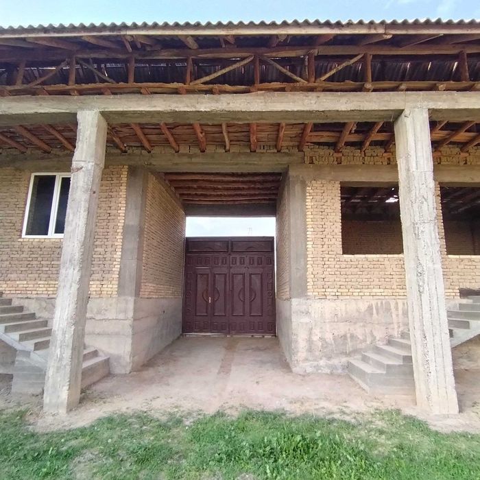 Andijon tumanida hovli uy sotiladi