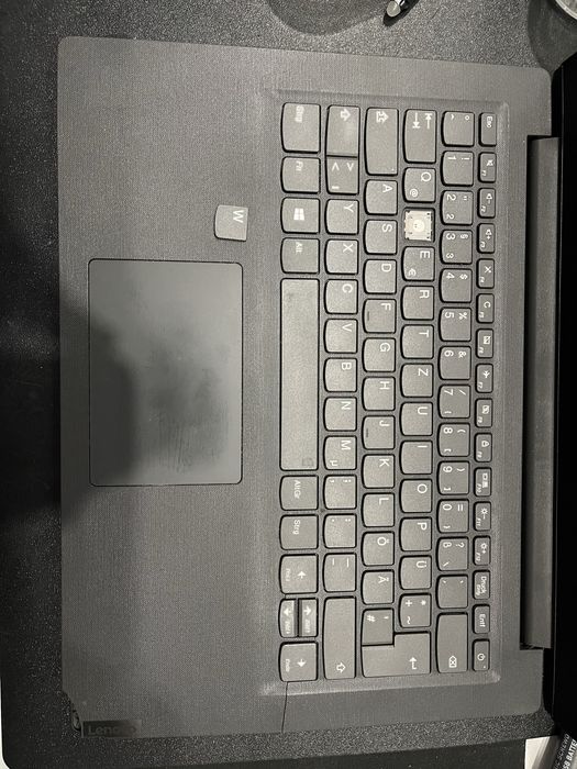 Laptop functional pt  piese Lenovo V14 IIL Intel i3 generatia a 10 a