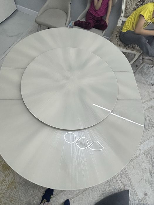 Стол сатылады Декабрь айында алдым