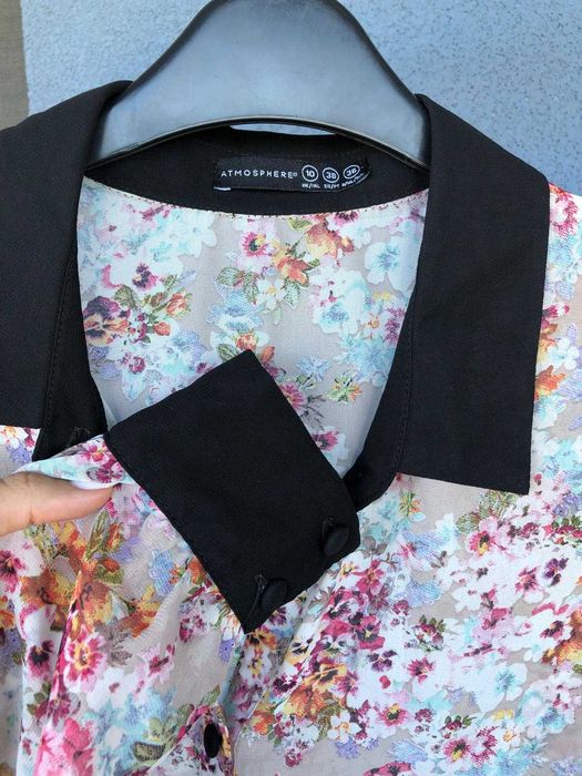 Camasa subtire, Atmosphere