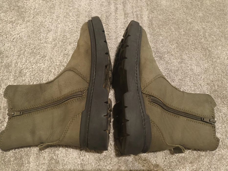 Зимно яке и зимни обувки в маслено зелено. Размер 140 и 34 номер