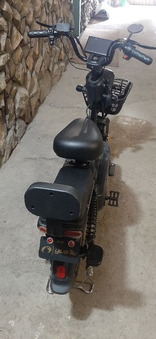 Электровилосипед с пидалеми