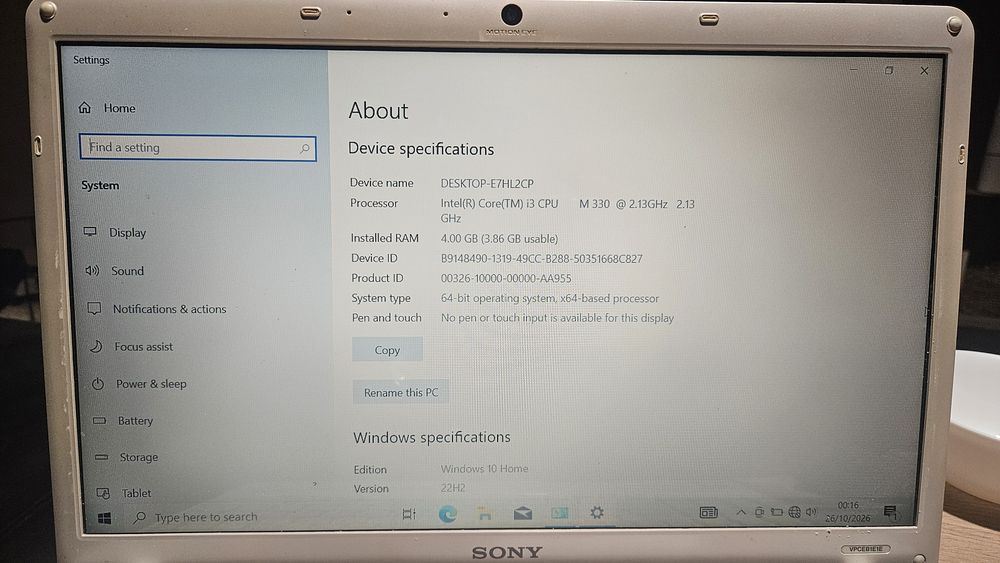 Лаптоп Sony VAIO VPCEB1E1E Core i3, 4GB RAM, Windows 10  Оригинална чанта VAIO