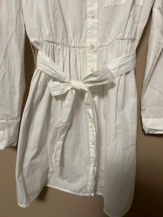 Бяла рокля Stradivarius