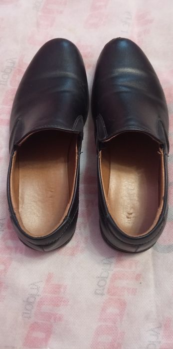 Продается обувь по 1000 тн