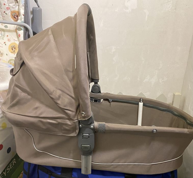 Продам детскую коляску Hauck