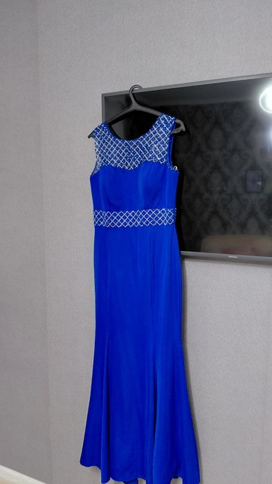 Платье вечерное.