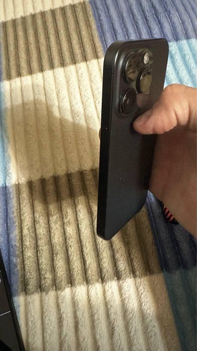 Продам iPhone 15-й Pro