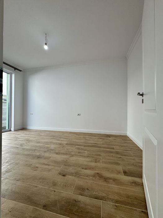 Apartament cu 3 camere si curte in Dumbravita, Suprafata totala 150 mp