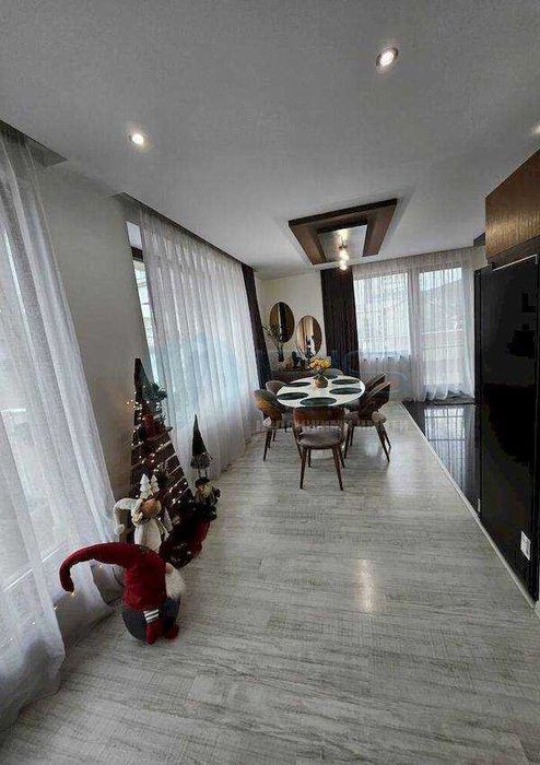 Продава се Мезонет в Шумен, Център - 400 кв.м за 838 €/кв.м - Снимка #2