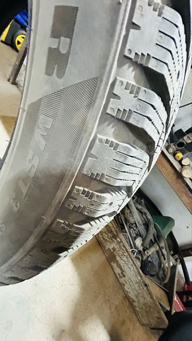 Продам зимний баллоны sailun