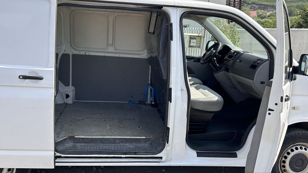 Vand Volkswagen Transporter cu clima