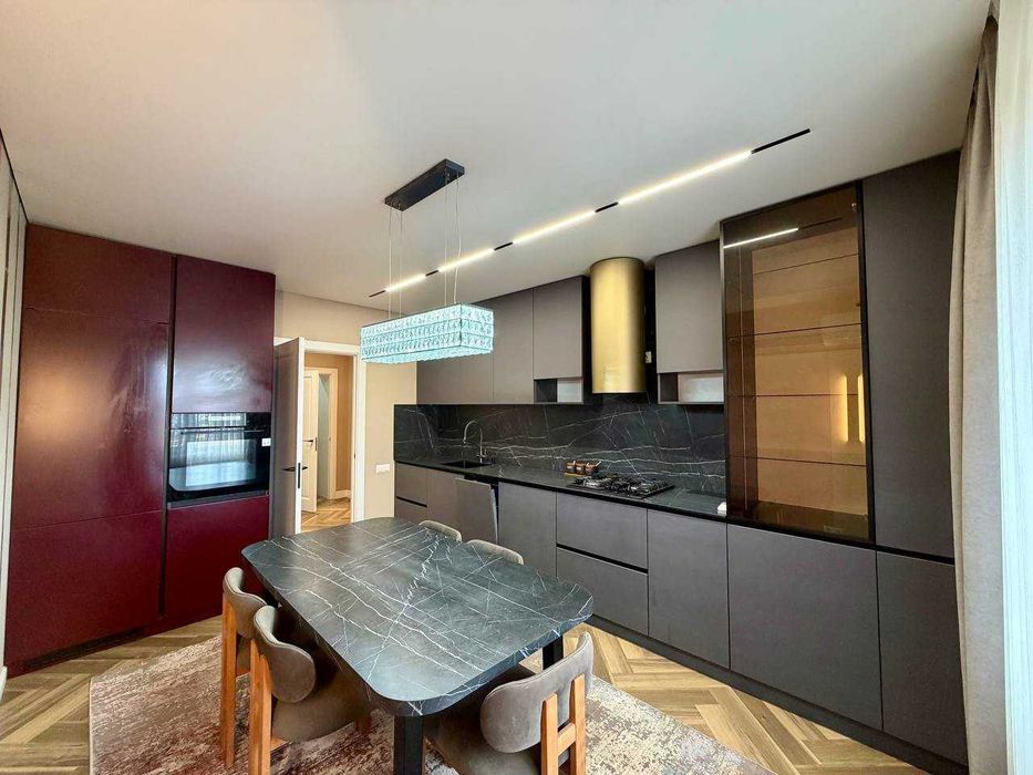Продажа 3-комнатной квартиры  бородина 111