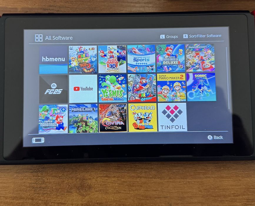 RCM Nintendo Switch V1 128gb с Kefir и много игри