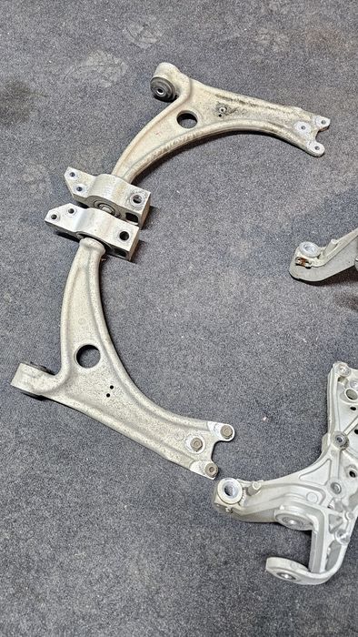 Punte fata Volkswagen Golf 5 / Passat B6 / Audi TT / Octavia 2