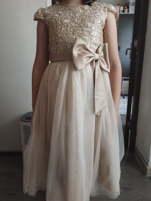 Rochie fetita 7-8 ani