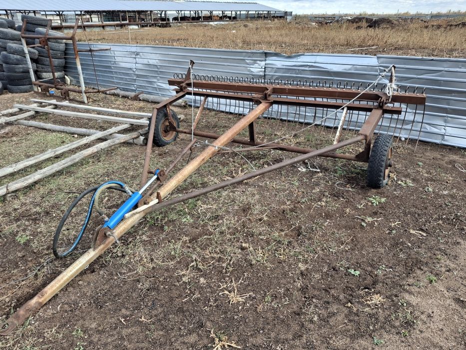 Продам трактор с агрегатами