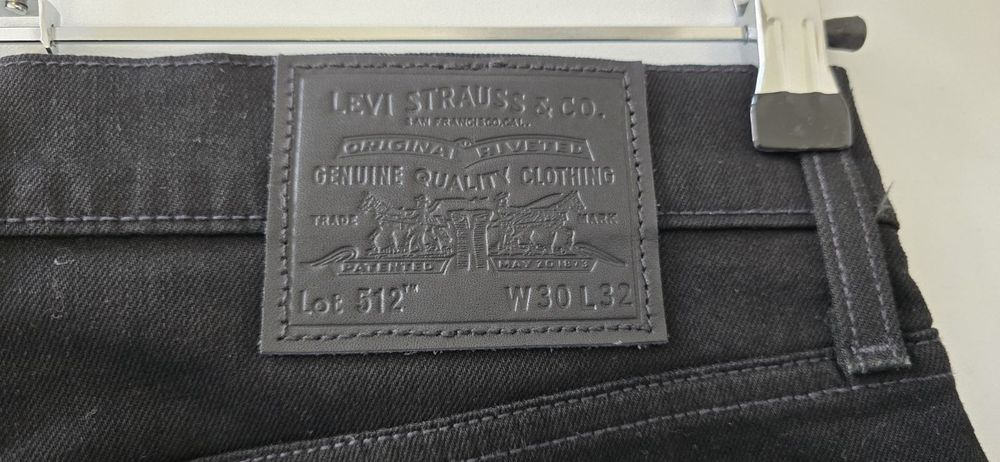 Нови.  О ригинални дънки.  Levi's 512 Slim Taper.