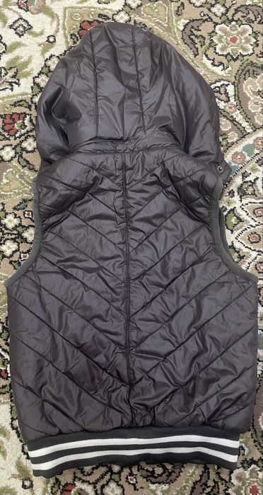 Тёплая жилетка на мальчика