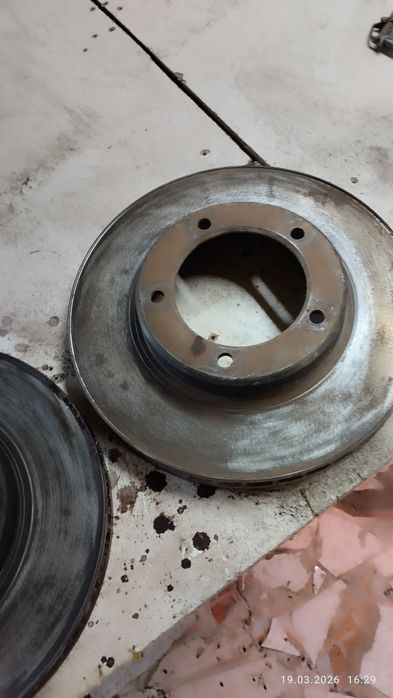 Продам тормозные диски от крузак 105