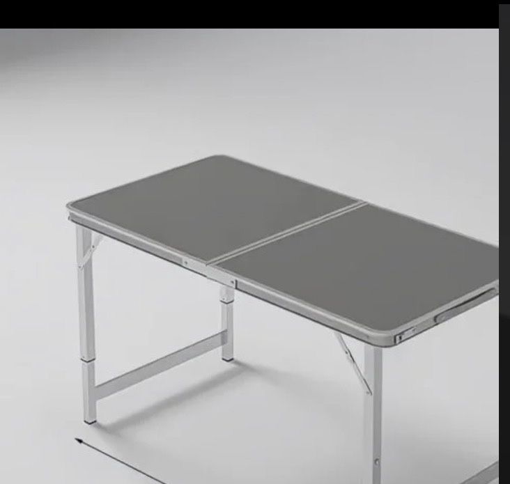 Складной стол со стульями