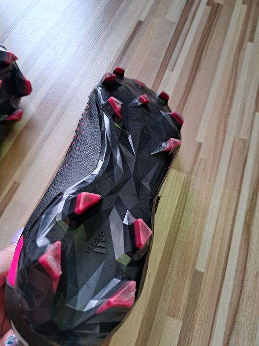 Футболни обувки Адидос