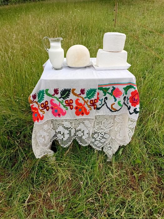 De.vanzare telemea de capra