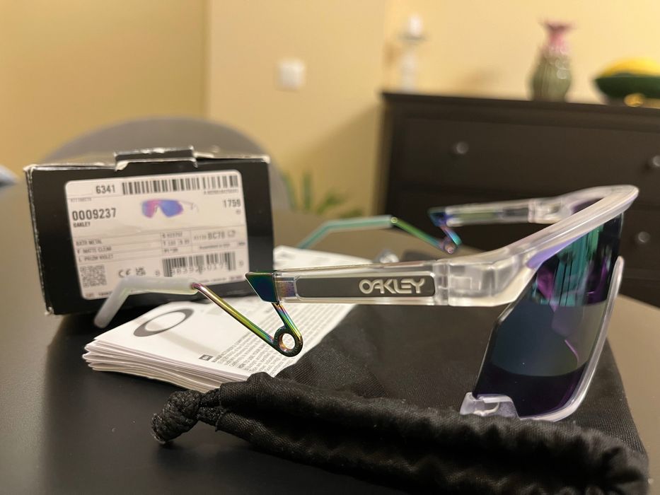Слънчеви очила Oakley BXTR Metal Matte Clear PRIZM Violet Purple Lens Sunglass 9237-02